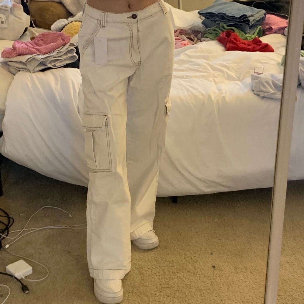 Brandy Melville White Tatum Cargo jeans